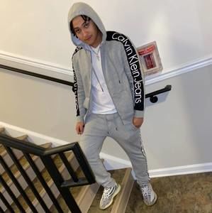 Meet your Posher, Jimi